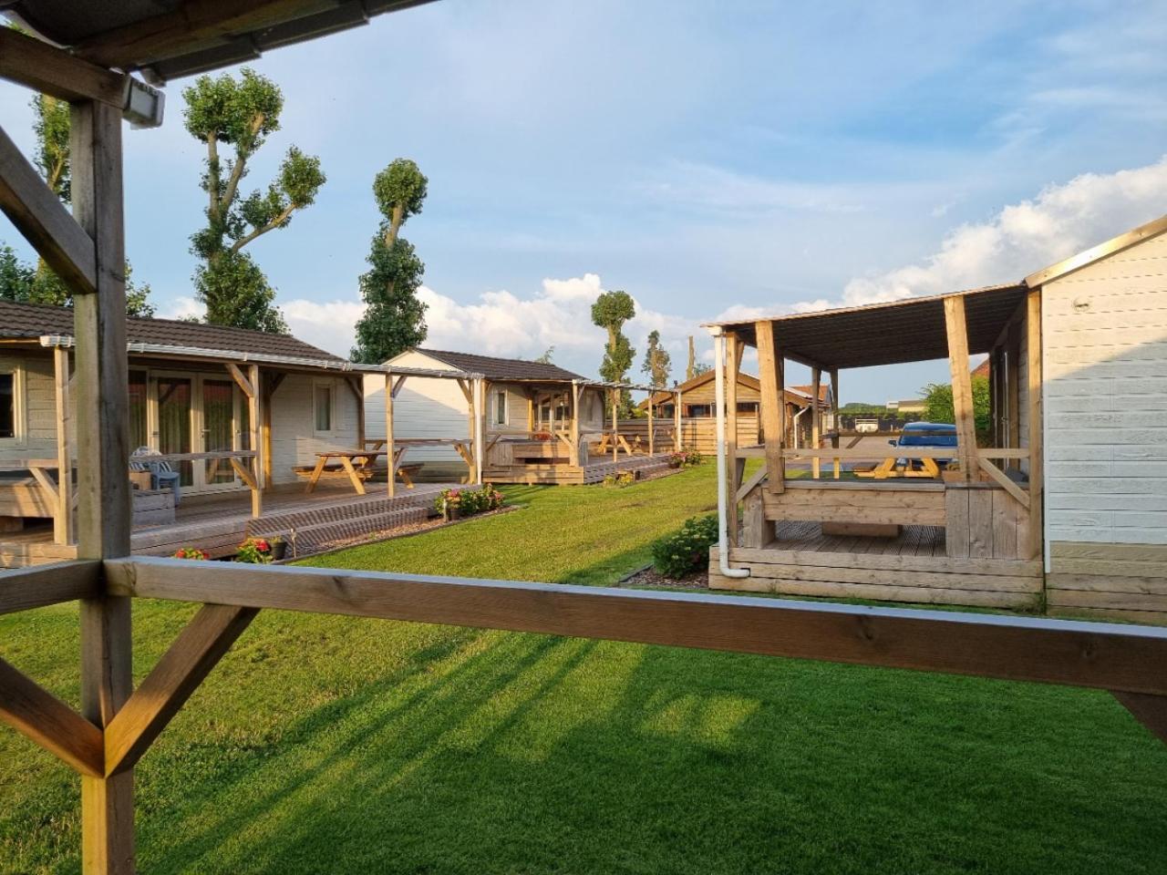 Camping De Tulpenweide 브리잔드 외부 사진
