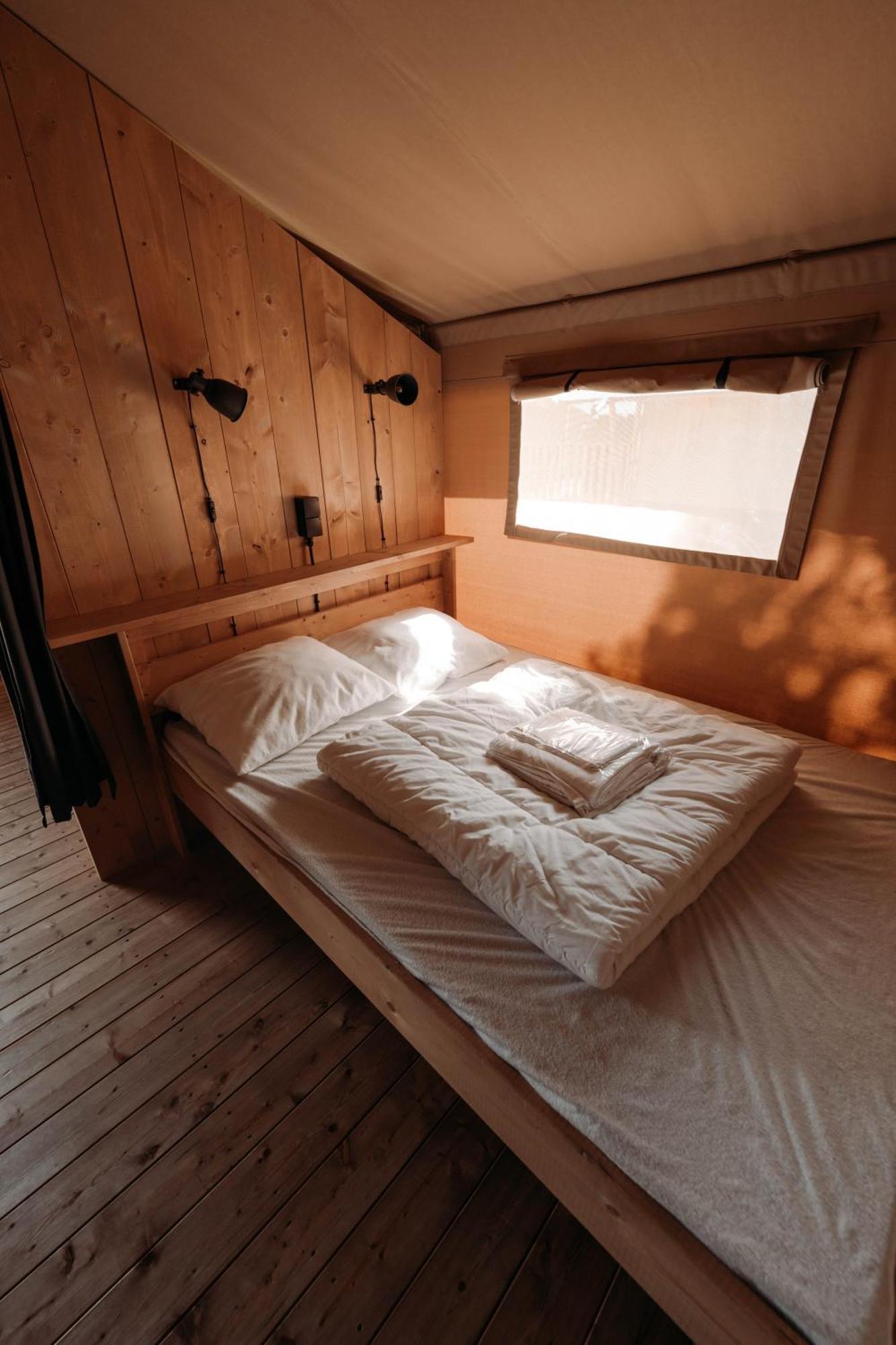 Camping De Tulpenweide 브리잔드 객실 사진