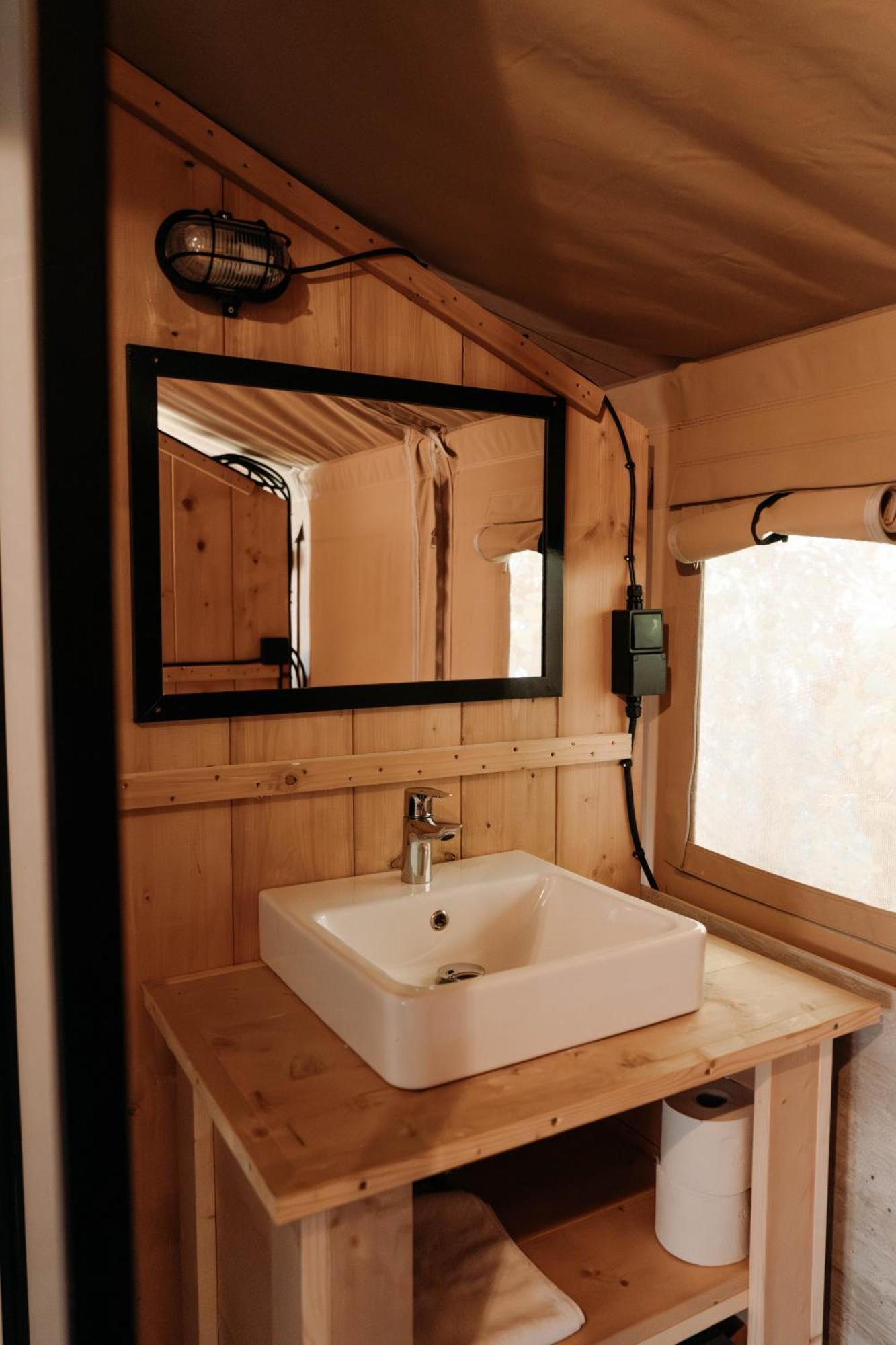 Camping De Tulpenweide 브리잔드 객실 사진